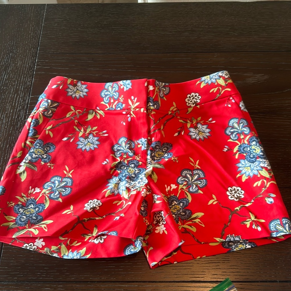 NWT LOFT Red Floral Short